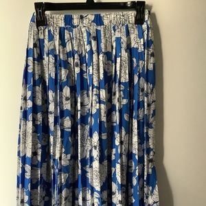 Banana Republic Pleated skirt. Size S